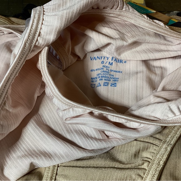 - 🌸Vanity Fair 6PC BUNDLE Bikinis - Picture 9 of 9